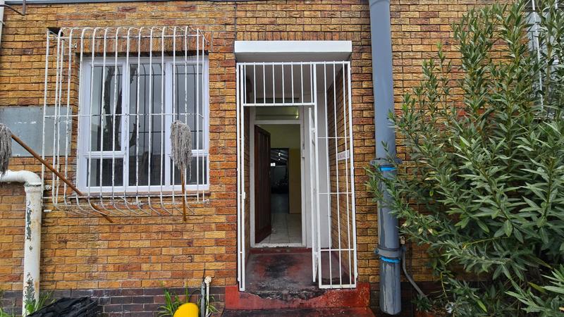 To Let commercial Property for Rent in Triangle Farm Western Cape